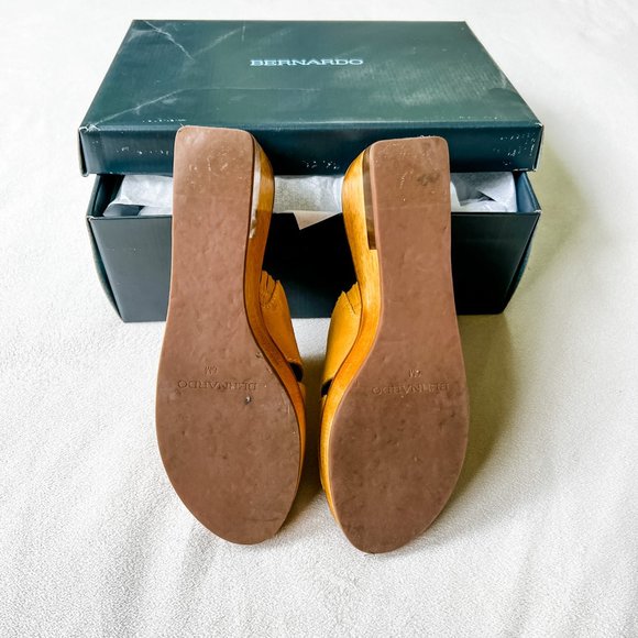Anthropologie Bernardo "Kara" Suede Wedge Sandals - Picture 4 of 9